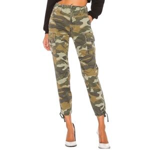 MOTHER The Sir, Yes Sir! Finding Strength Camo Cargo Jeans, size 24